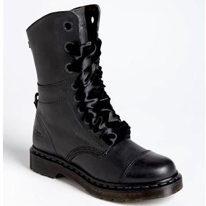 Dr Martens Aimilita 9-Eye Boots